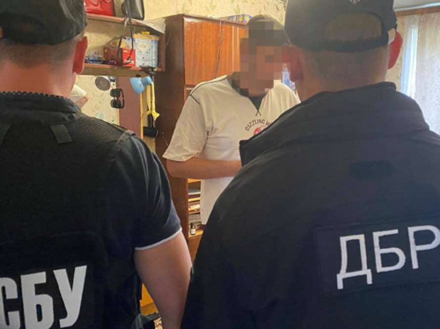 lenta.ua-v-cherkassah-sbu-razoblachila-na-vzyatke-politseyskogo-chinovnika