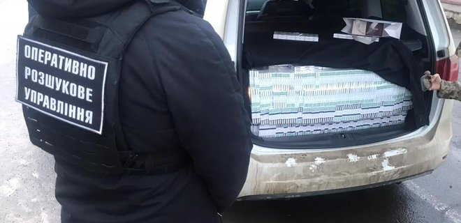 na-granitse-zaderjali-vengerskogo-diplomata-s-bagajnikom-sigaret-gospogranslujba