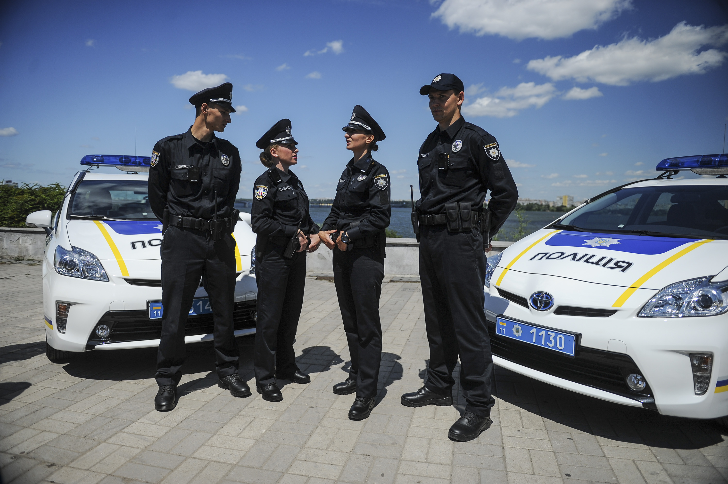 na-lvovschine-deputat-uhodja-ot-pogoni-pomjal-dva-politsejskih-avto