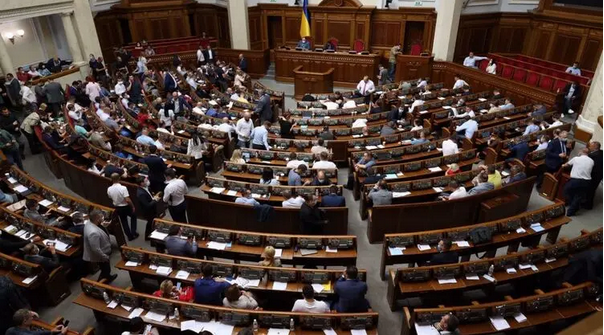 nardepy-millionery-poluchajut-bjudzhetnuju-kompensatsiju-za-zhile-spisok