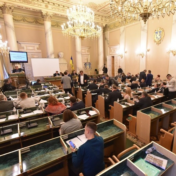 obl-sovet-lvova-trebyet-vernyt-zvanie-geroyz-bandere