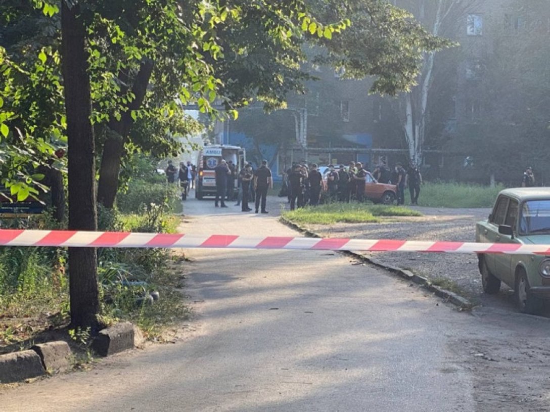 otdal-odnu-i-vzorval-vtoruyu-v-krivom-roge-veteran-ato-podorvalsya-na-granate-video