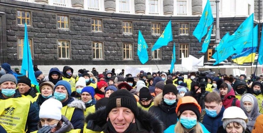 pod-kabminom-rabotniki-ukrzaliznyci-trebuyut-otstavki-direktora