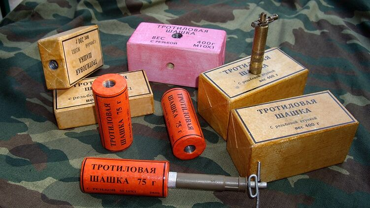 praporshchik-vsu-zastavljal-soldata-srochnika-est-trotilovuju-shashku