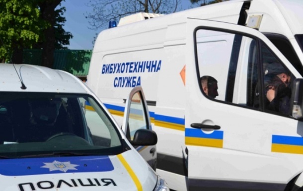 v-vynnytskoi-oblasty-voennyi-zamynyroval-bazu-boeprypasov