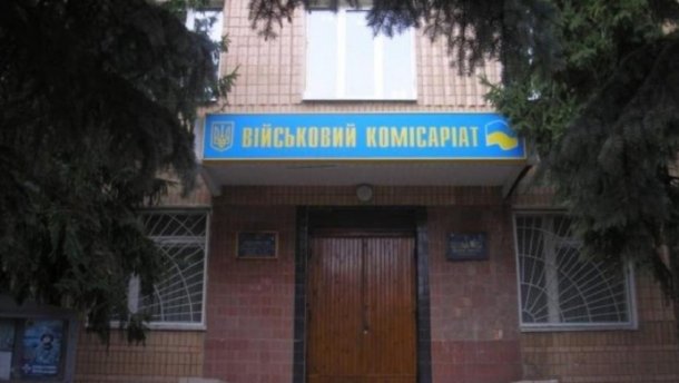 vnochi-vidlovili-40-hloptsiv-na-troleybusniy-batki-z-advokatami-shturm