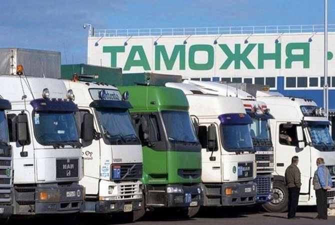 zelenskomy-rasskazali-o-davlenii-tamozhni